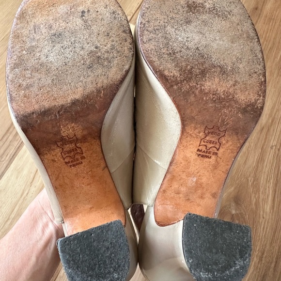 John Fluevog Cream Heels with Black Accents - Picture 8 of 10